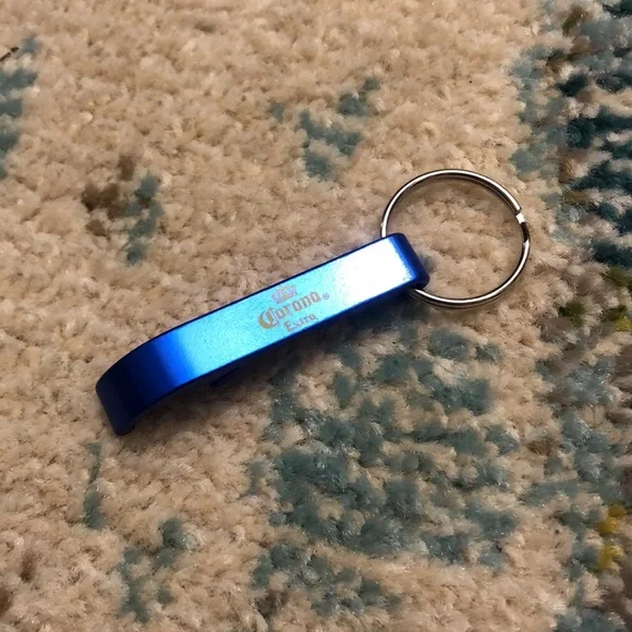 🍀 4/$5! NWT! Corona beer opener keychain! - Picture 1 of 7